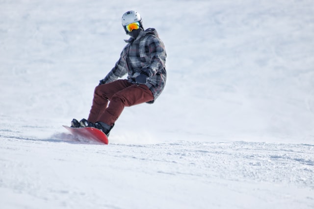 snowboarder turning